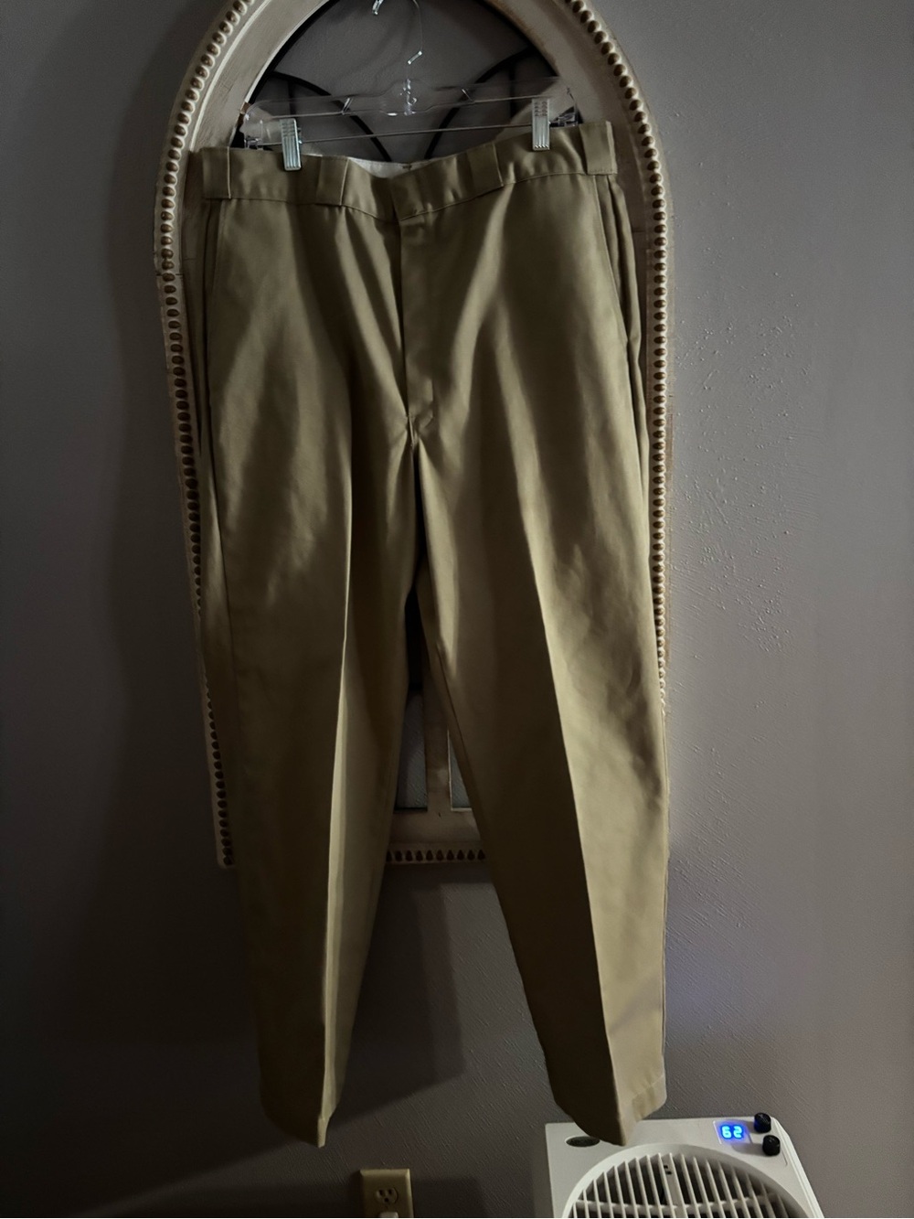 Dickies Men's Chino Pants in khaki nwot